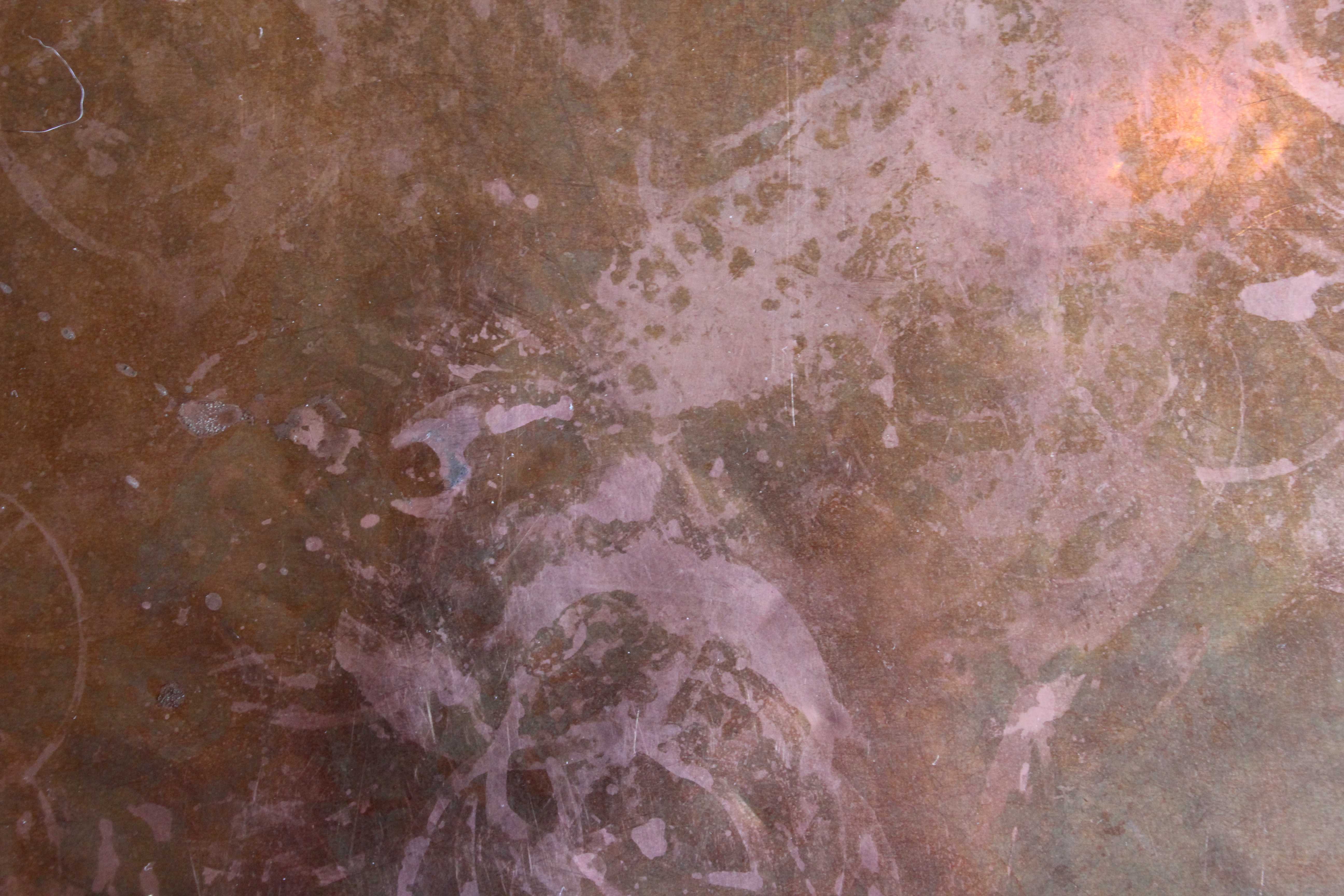 Metal Backsplash With Circle Formation